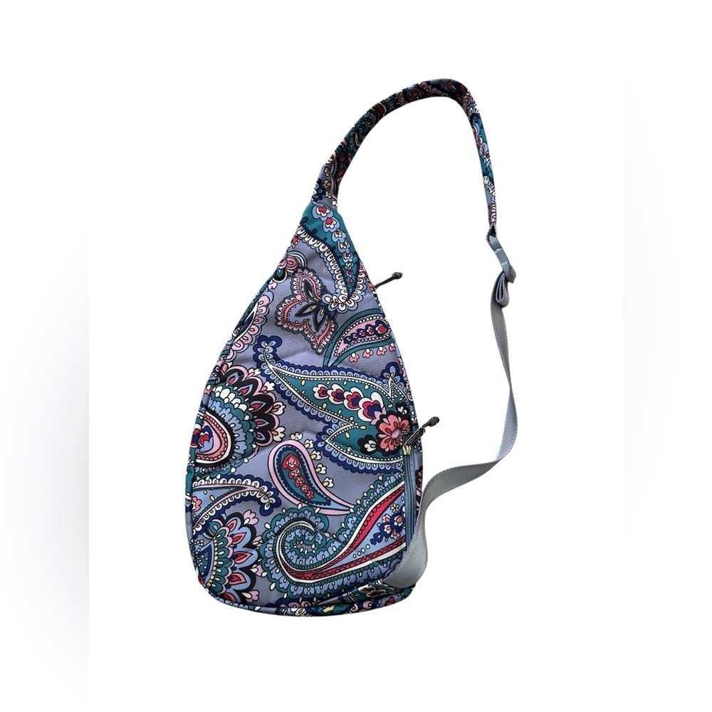 VERA BRADLEY LIGHTEN UP SLING BACKPACK KONA LAVENDER PAISLEY Travel, Hiking EUC - Picture 2 of 9
